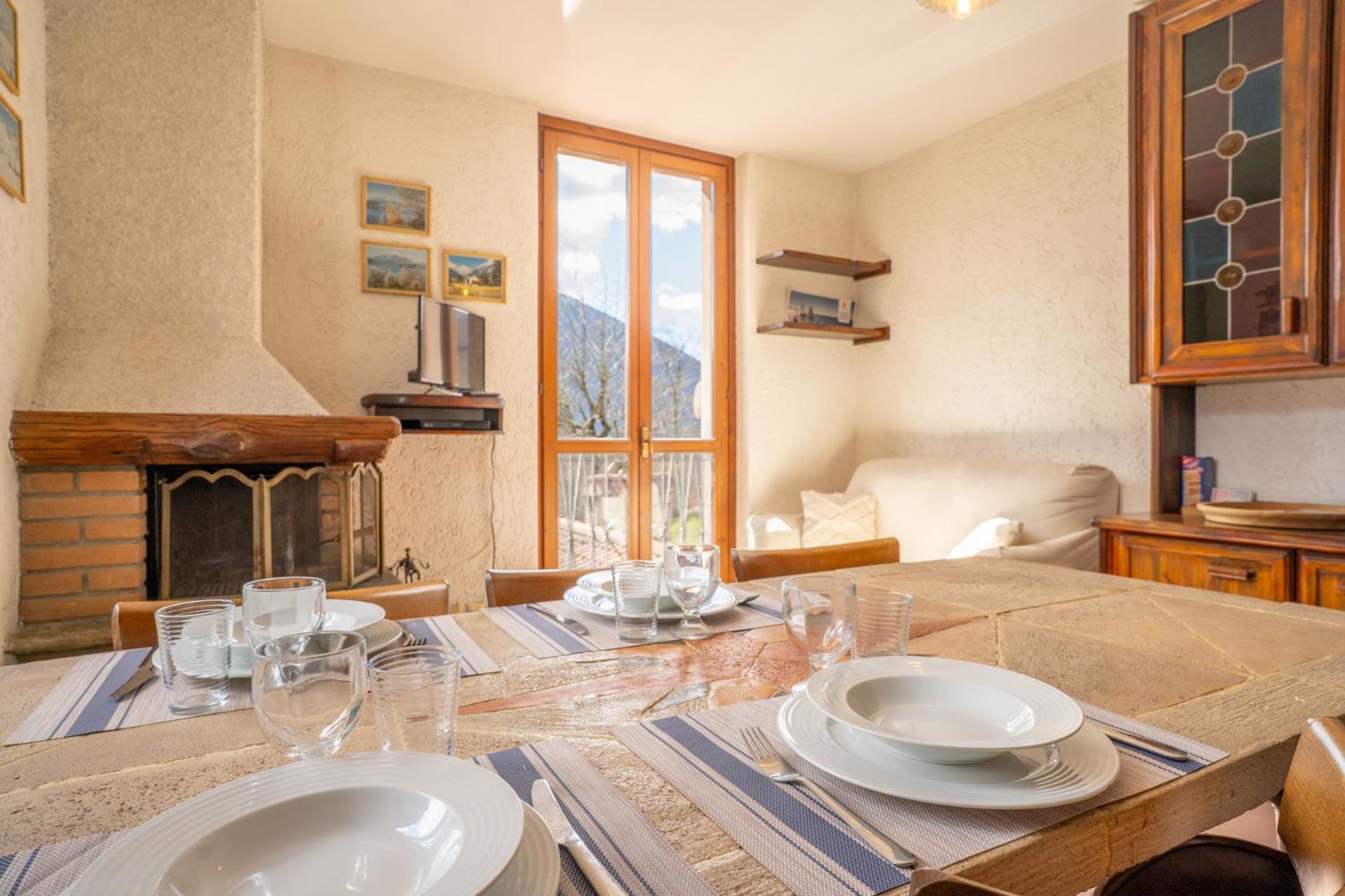 Mountain Lodging With Fireplace And Mountain View Barzio Buitenkant foto